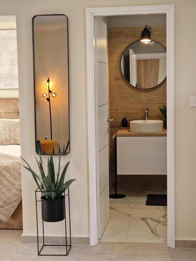 Studio Apartment Mare With Private Garden And Jacuzzi Vinkuran Buitenkant foto