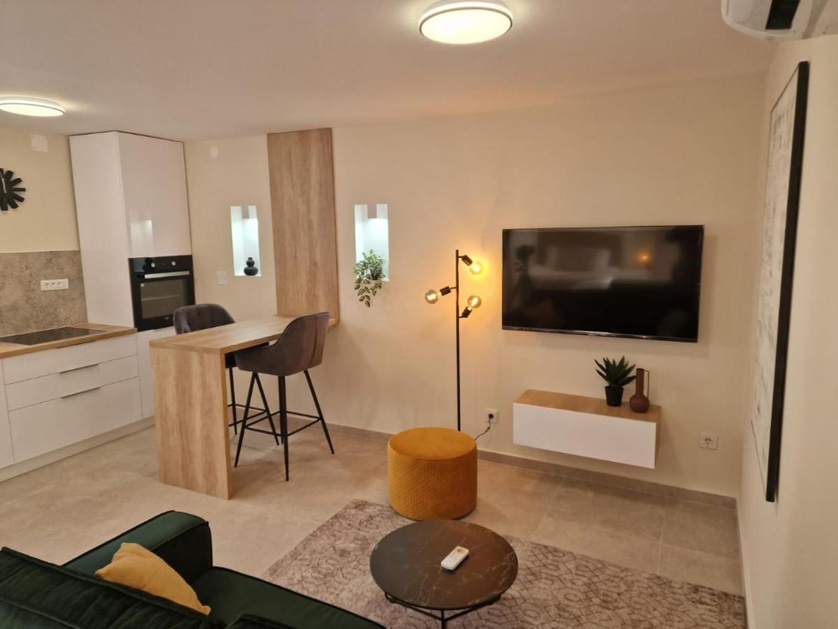 Studio Apartment Mare With Private Garden And Jacuzzi Vinkuran Buitenkant foto