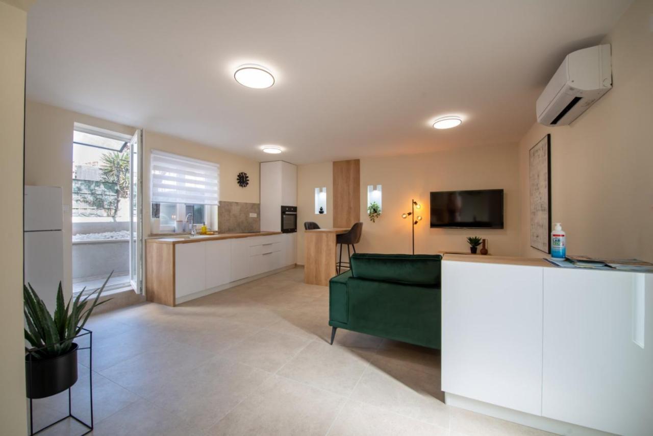 Studio Apartment Mare With Private Garden And Jacuzzi Vinkuran Buitenkant foto